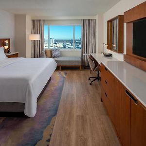 Tradition King Room Mobility or hearing accessible